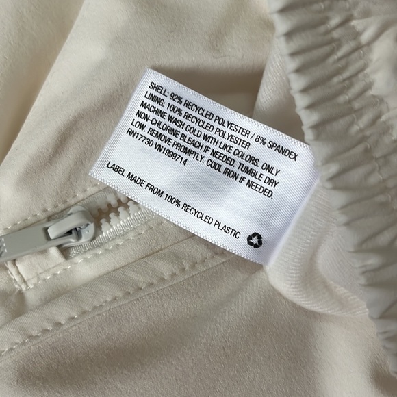 🆕 NWT all in motion off-white mid-rise double-lined joggers Womens size Small - Picture 7 of 9